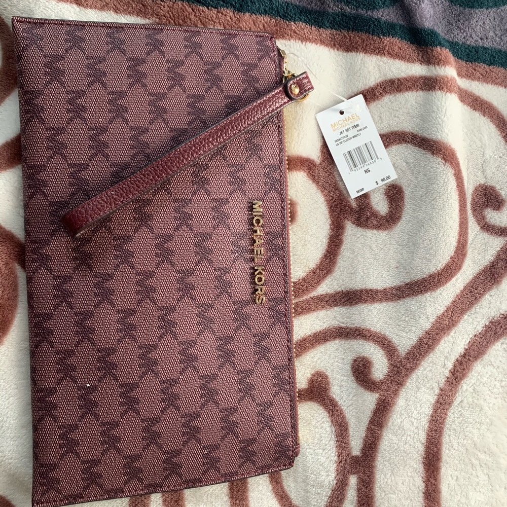 Michael Kors wristlet